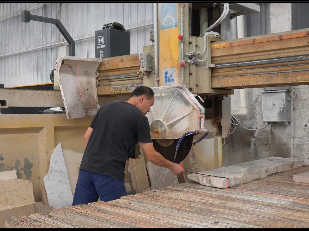 匠心獨(dú)運(yùn) 一家杭州石材加工廠的十年堅守與傳承